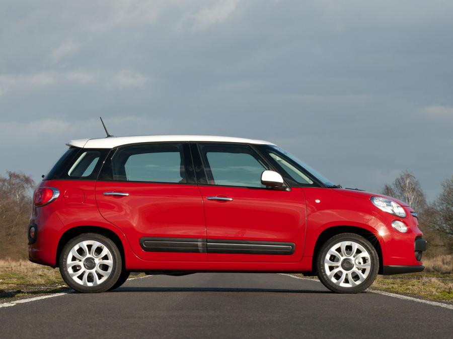  Fiat 500L 2013 года  (UK) (фото 9 из 27)